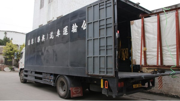 佛山哪個門窗廠家做工程門窗做得好？-樓上樓門窗
